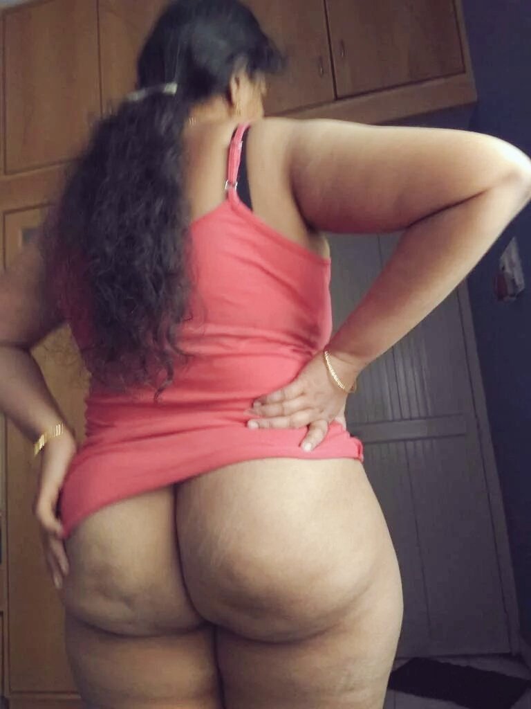 hot Indian ass in saree