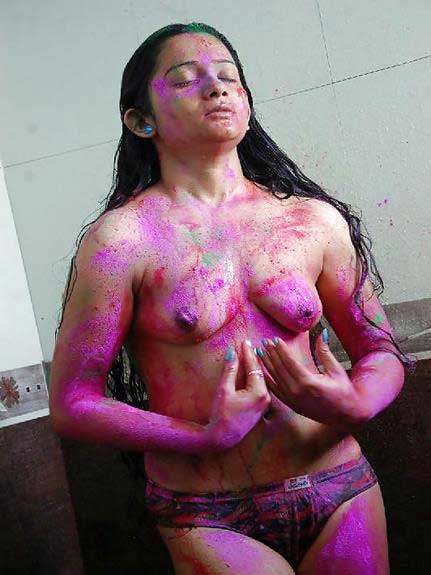 Holi day par nude Indian girl photos