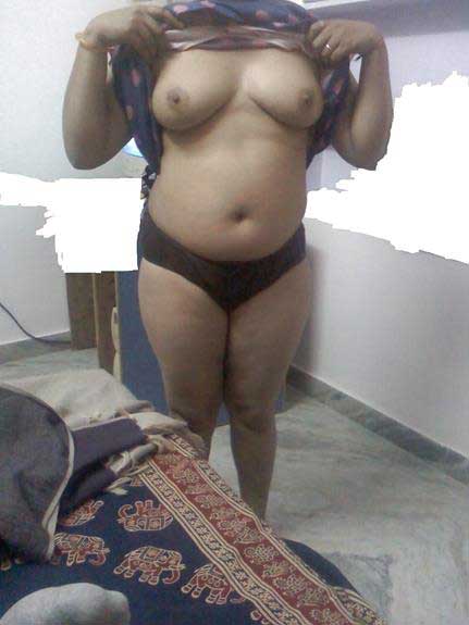 Sexy Lund Photos - porn pics desi Indian girls ko bada lund lene ka saukh hua he â€“ My Desi  Boobs