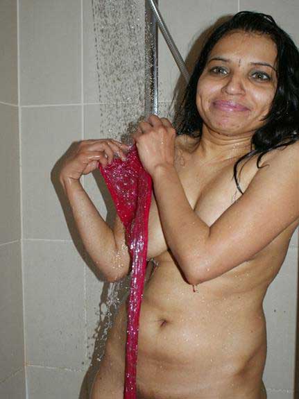 bhabhi ki shower pics