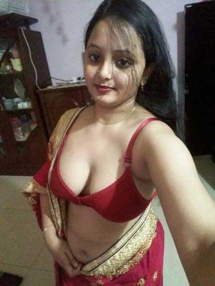 desi sexy cleavage 