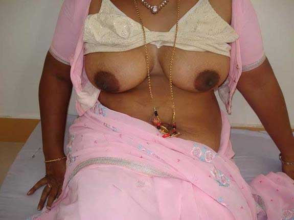 saree me bhabhi boobs photo enjoy kare