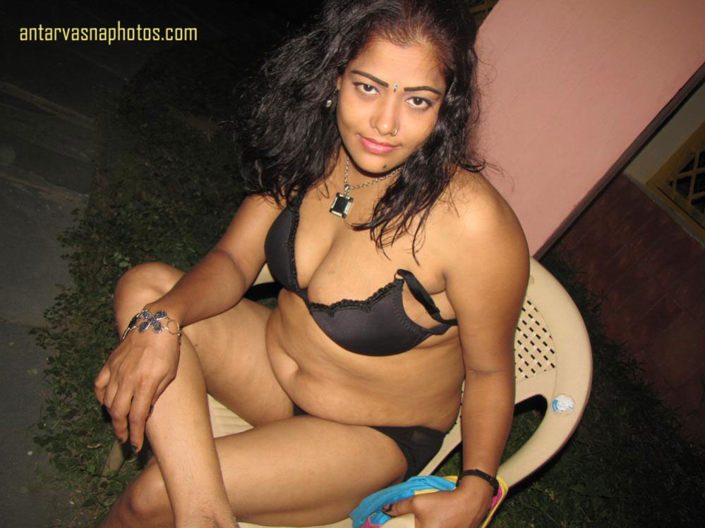 Indian girl removing her bra