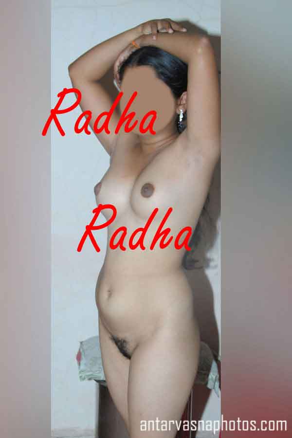 Nude Mallu bhabhi posing 