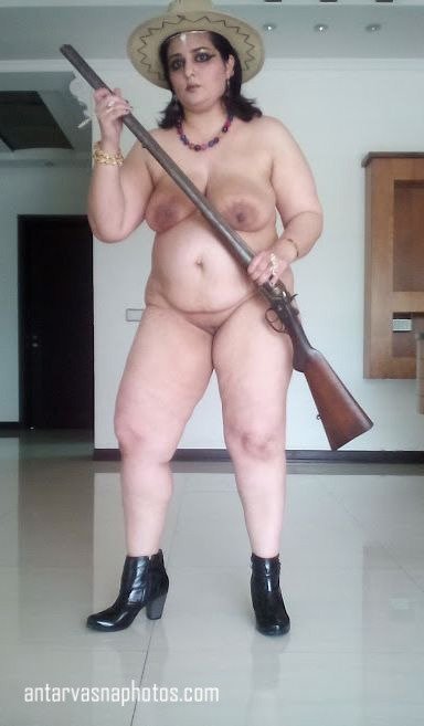Nude hunter aunty ki pics 