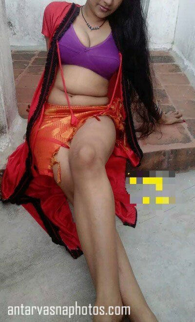 Bhabhi ki hot cleavage photos 