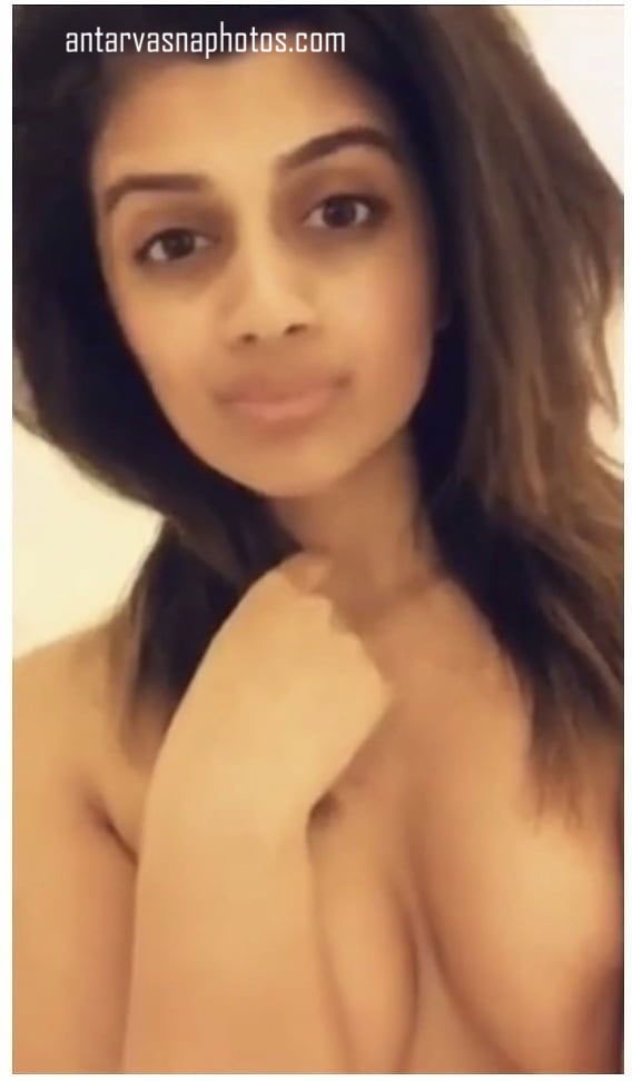 Nisha ki juicy boobs ki photos