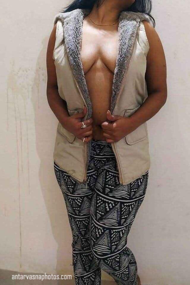 Big boobs wali Indian teen Karina ki photos