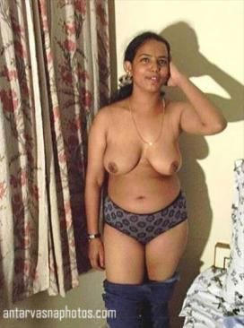 Indian wife Mahi ke juicy boobs ki photos