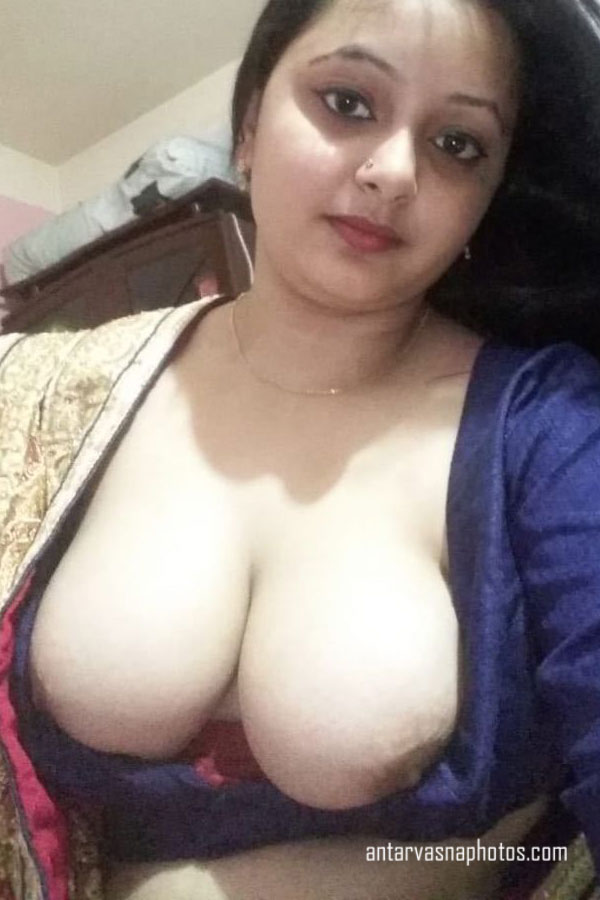 Pinki bhabhi ki boobs ki selfie photos
