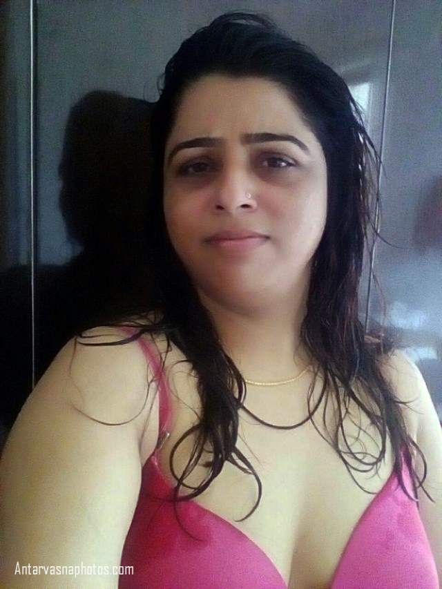 mohini bahbhi ki hot bra after shower