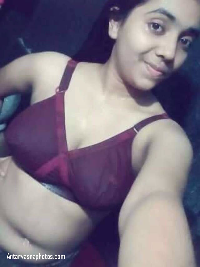 sexy pakistani girl bra me selfie