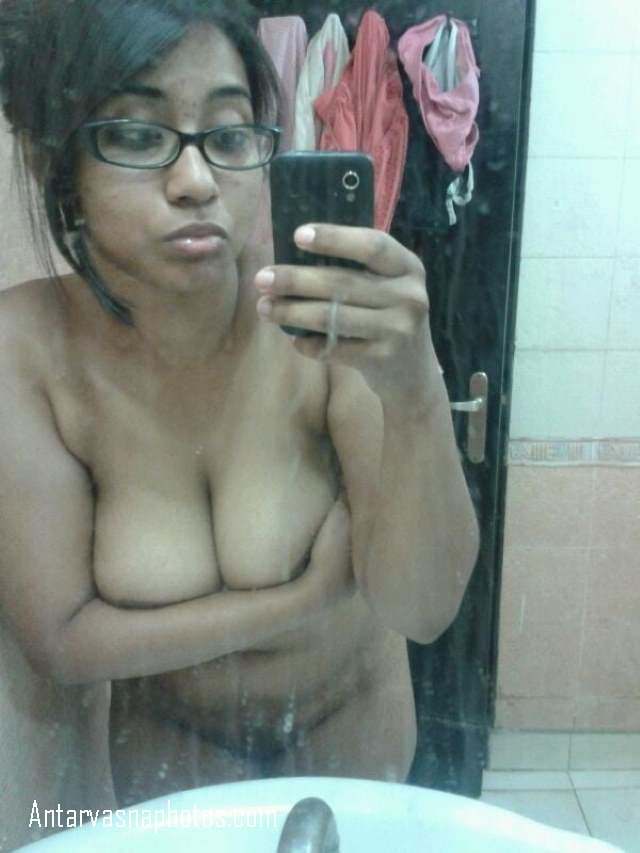 shower me nangi selfie