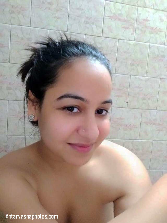 bathroom me nude