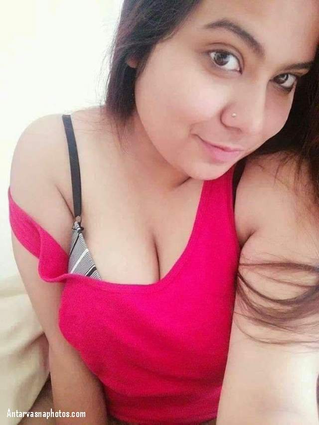 seema ki sexy cleavage