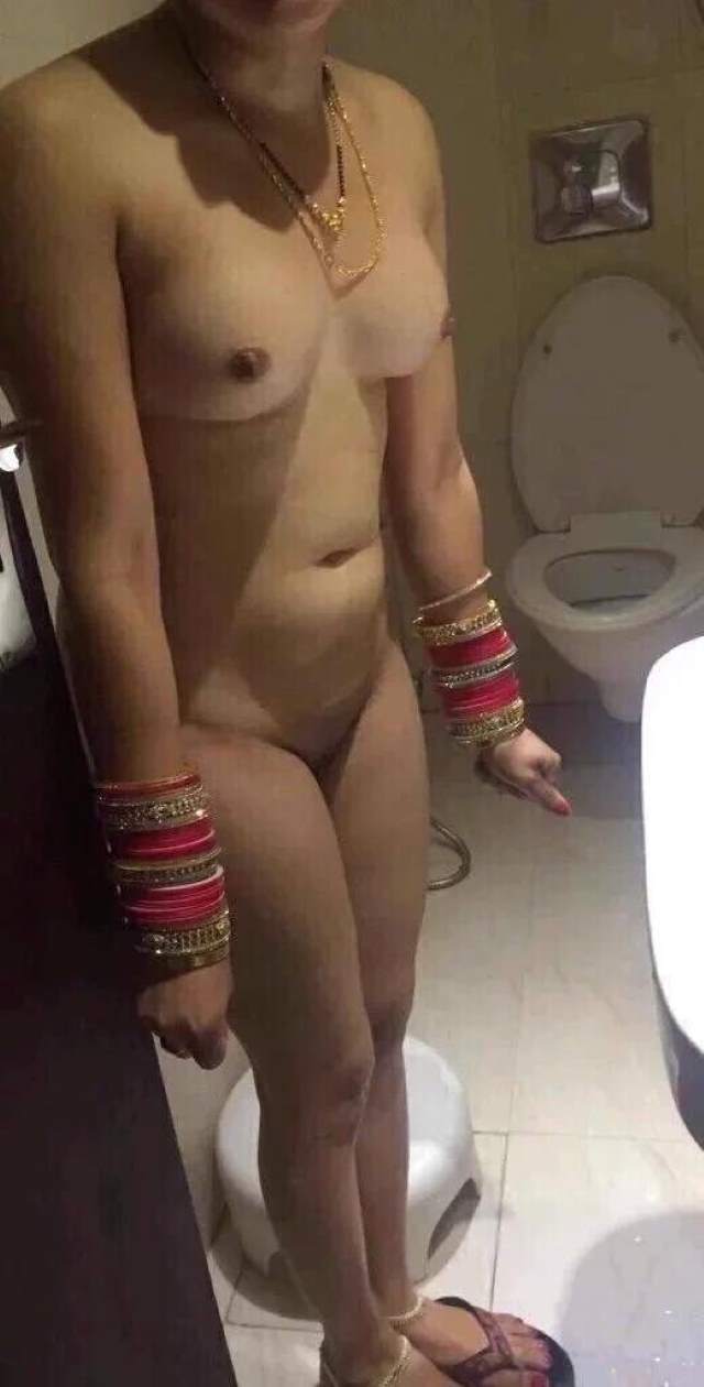 nude bhabhi ki hot boobs