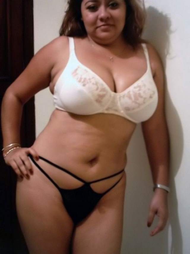 indian aunty huge boobs