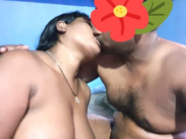indian couple ki blowjob se pahle kiss