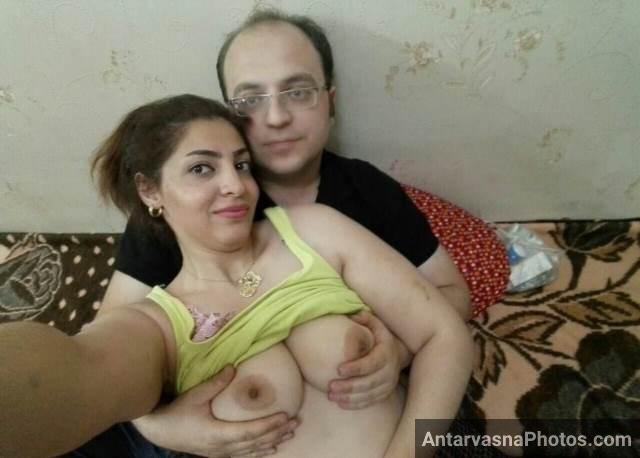 aunty lover enjoying sex and fondeling boobs pic