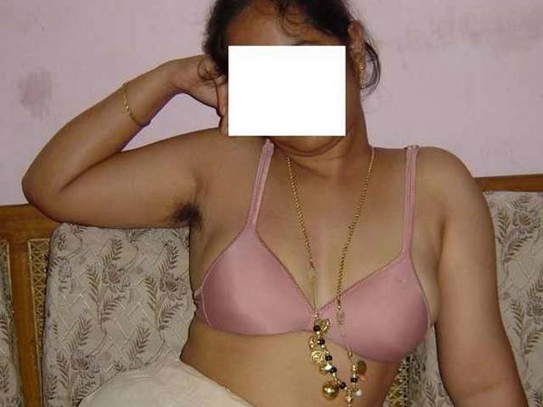Marwadi bhabhi ki sexy pink bra ke pics