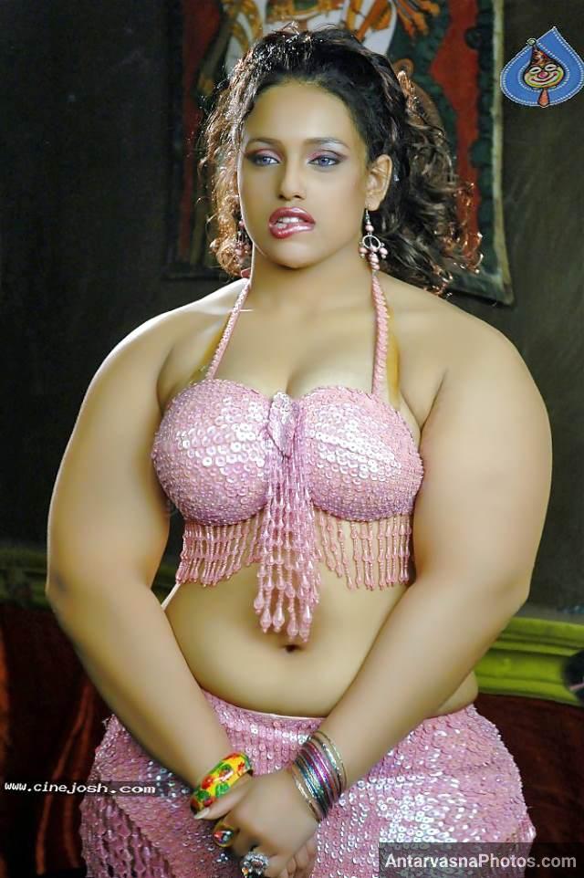 very big boobs wali hot indian aunty ki pic